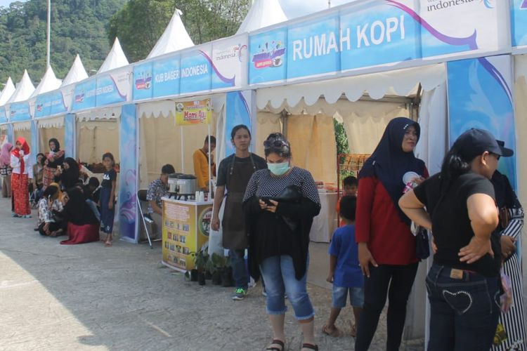 Stand kopi yang mengikuti Festival Kopi Entikong di Pos Lintas Batas Negara (PLBN) Entikong, 23-24 Maret 2019.