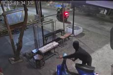 Dua Maling Gasak Vespa Antik di Pulogadung, Aksinya Terekam CCTV