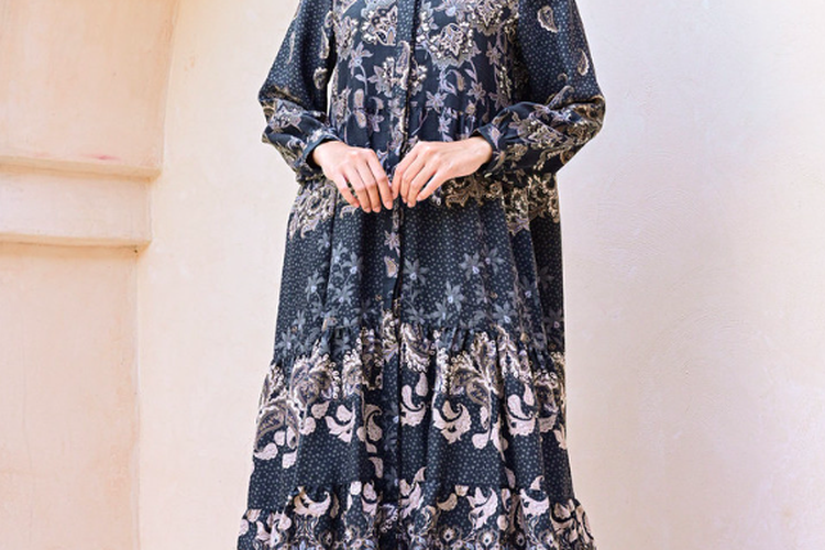 Avril Midi Dress dari Geulis.id, ide model baju Lebaran 
