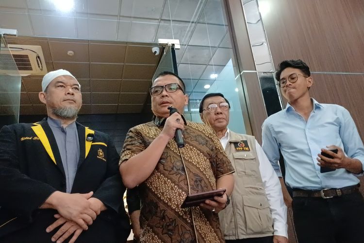 Denny Indrayana Cs Adukan KPU ke DKPP soal Dugaan Pasal Penyelundupan PKPU Pencalonan Gibran