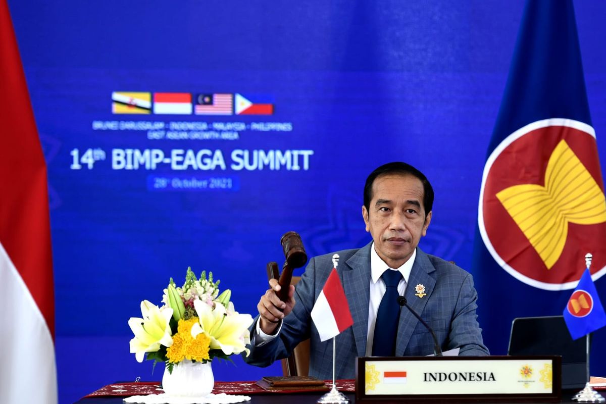 Foto Biro Pers, Media, dan Sekretariat Presiden: Presiden Joko Widodo berpidato dalam Konferensi Tingkat Tinggi (KTT) ke-14 BIMP-EAGA (Brunei Darussalam-Indonesia-Malaysia-Philippines East ASEAN Growth Area) secara virtual dari Istana Kepresidenan Bogor, Jawa Barat, Kamis (28/10/2021). 