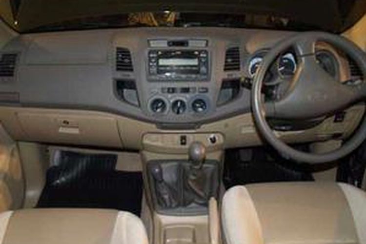 Kokpit dan dashboard Hilux tampil lebih cerah!