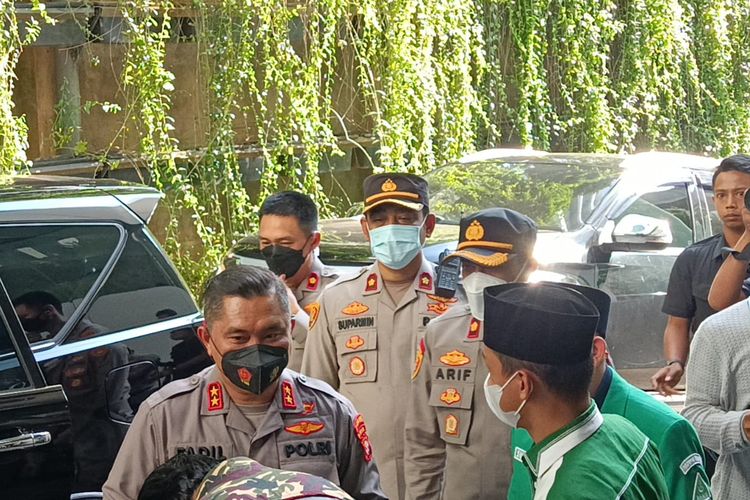Kapolda Metro Jaya, Irjen Pol Fadil Imran yang sedang menjenguk korban penganiayaan anak pejabat pajak Mario Dandy Satriyo, D (17) di Rumah Sakit Mayapada, Setiabudi, Jakarta Selatan, Selasa (7/3/2023).
