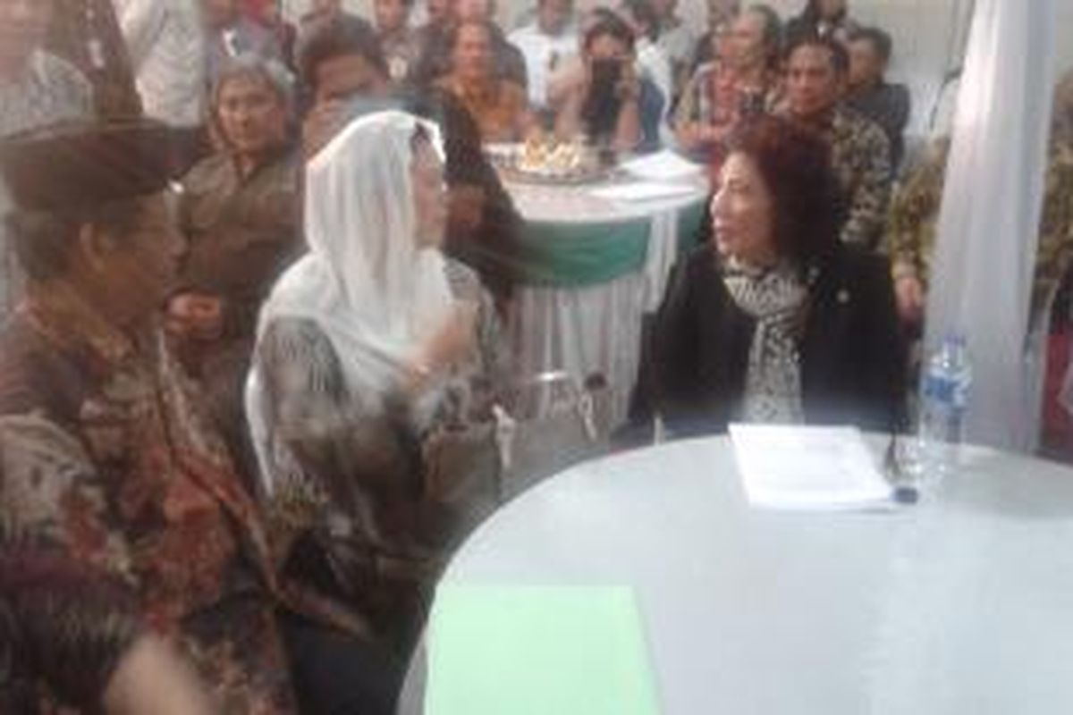 Menteri Kelautan dan Kemaritiman Susi Pudjiastuti, Mantan Ketua MK Mahfud MD, dan Yenny Wahid, menghadiri Haul ke-5 Gus Dur, Rabu (7/1/2015).