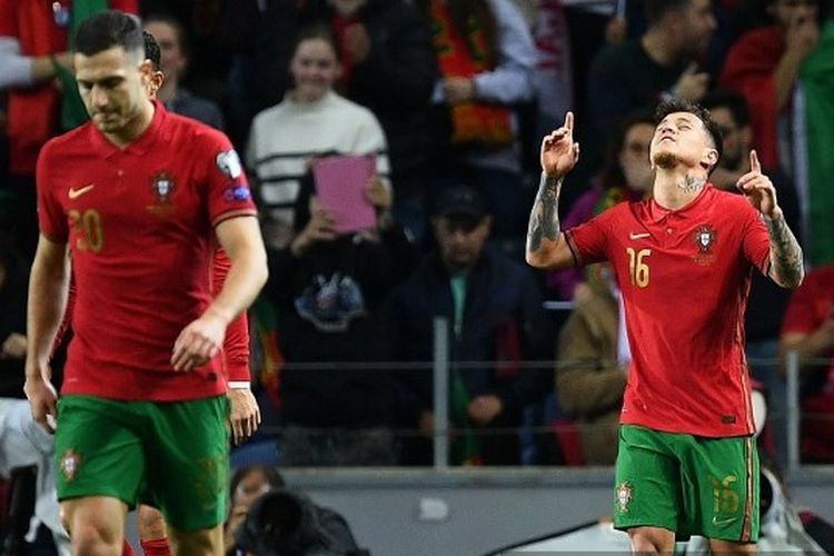 Pemain Portugal, Otavio, berselebrasi seusai mencetak gol dalam pertandingan play-off Piala Dunia 2022 zona Eropa antara Portugal vs Turki di Estadio do Dragao, Kamis (24/3/2022) atau Jumat dini hari WIB. 