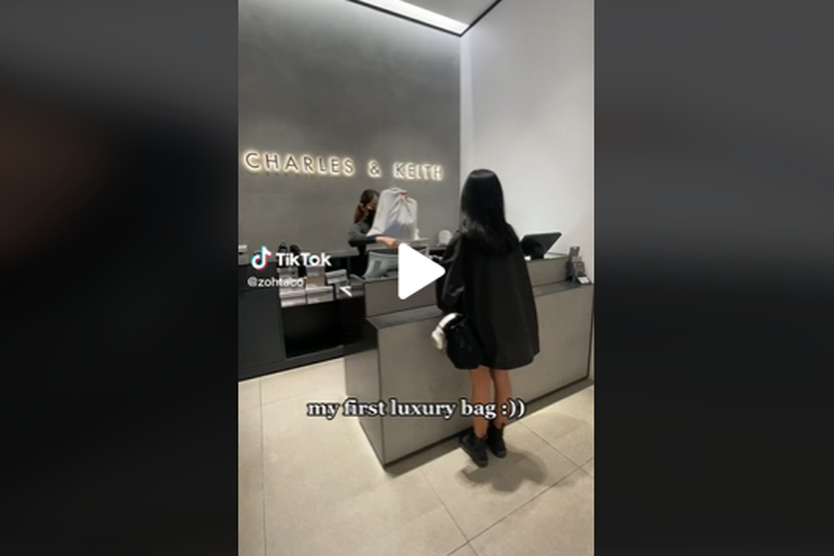Zoe dan tas Charles & Keith