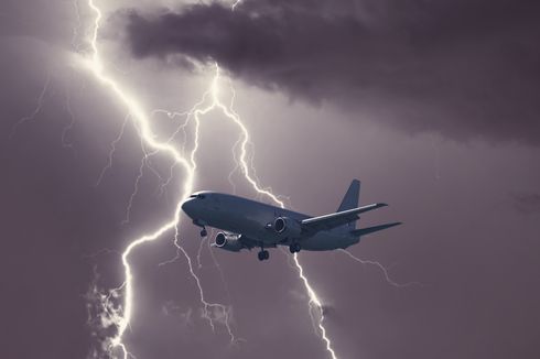 4 Cuaca yang Paling Sering Bikin Penerbangan 
