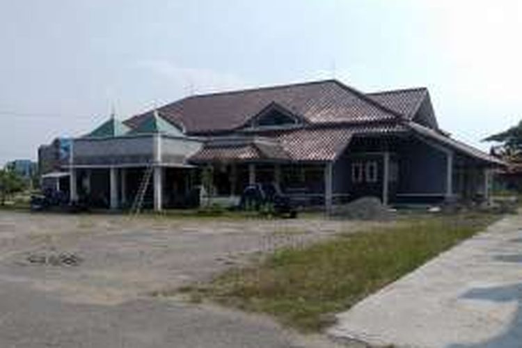Bangunan di kawasan Pasar Ikan Modern yang ada di Gresik, yang bakal digunakan sebagai kantor ULP Imigrasi Tanjung Perak.