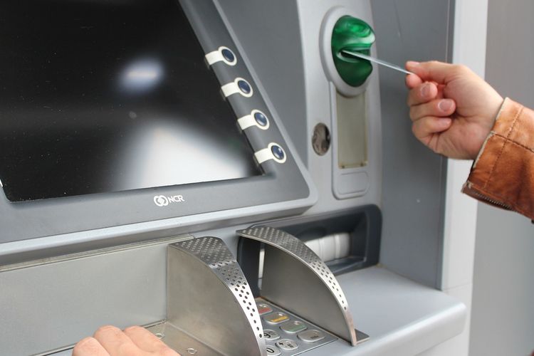 Alami Kartu ATM Tertelan? Ini Solusinya...
