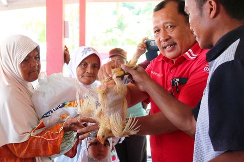 Teman Makan Ketupat, Pelindo 1 Bagikan 2.650 Ekor Ayam ke Masyarakat