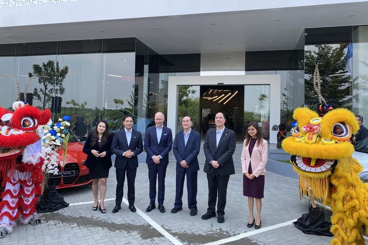 BMW & Mini Retail Next Showroom 