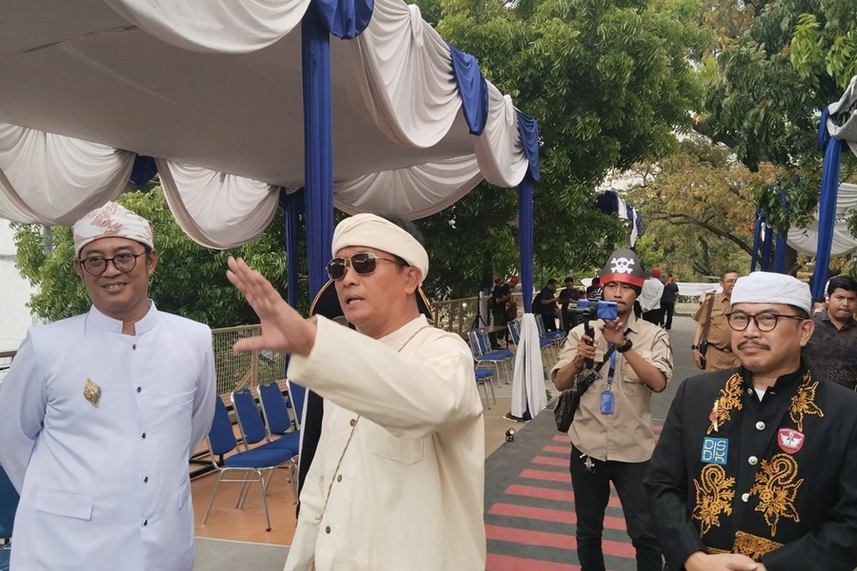 Pj Wali Kota Bandung Ema Sumarna di Skywalk Teras Cihampelas tahap 2 yang baru diresmikan, Selasa (19/9/2023).