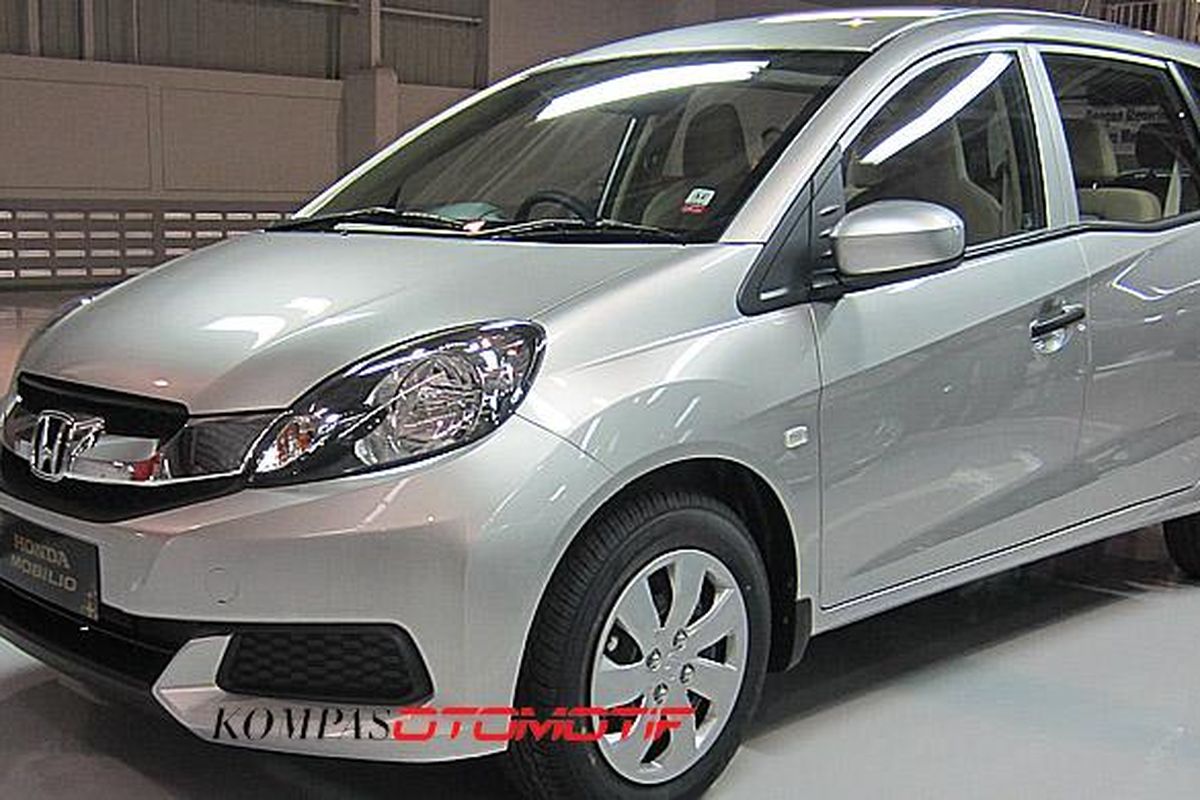 Honda Mobilio tipe S MT, varian paling murah.