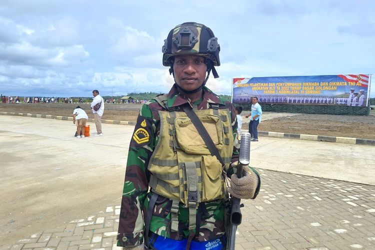 Sersan Dua Antoneta Okoka Anak Nelayan berhasil menjadi Prajurit TNI AL