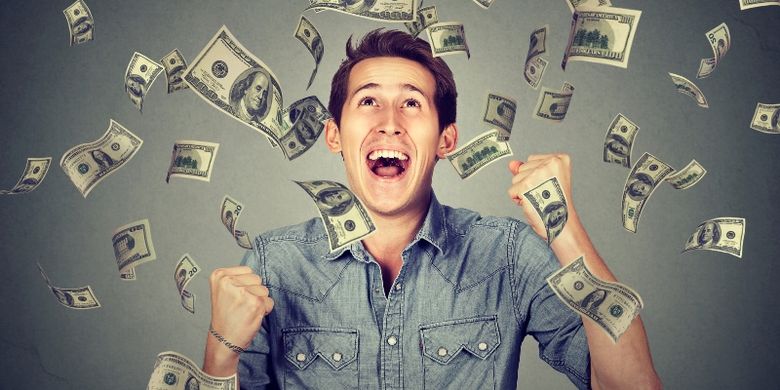 Tak Sengaja Beli 2 Tiket Pria Ini Malah Menang Lotre Rp 29 Miliar Tak Sengaja Beli 2 Tiket Pria Ini Malah Menang Lotre Rp 29 Miliar