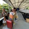 Cerita Pemudik Enggan Pakai Porter, Bolak-balik Dermaga-Kapal Angkut Barang Bawaannya
