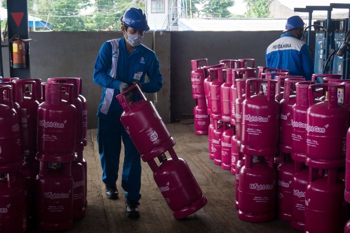  PT Pertamina wilayah Jawa Tengah (Jateng) dan Daerah Istimewa Yogyakarta (DIY) memastikan persediaan BBM dan LPG akan tetap aman selama masa PPKM 11-25 Januari 2021.