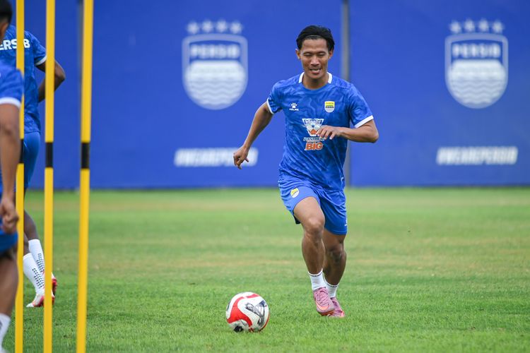 Persib Pinjamkan Henhen dan Adzikry ke Sesama Klub Super League