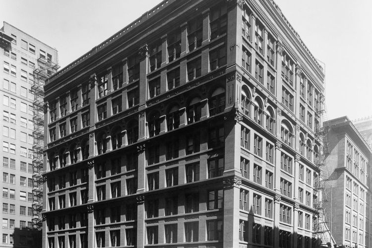 The Home Insurance Building, the first skyscraper, in Chicago. It was built in 1885 and demolished in 1931.