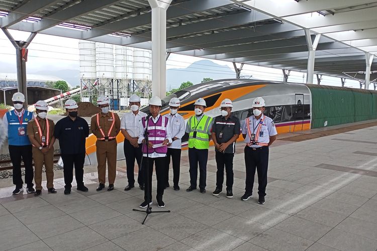 A file photo of Indonesia's President Joko Widodo (center, front) visiting Tegal Luar Station in Bandung regency, West Java on Thursday, October 13, 2022. 