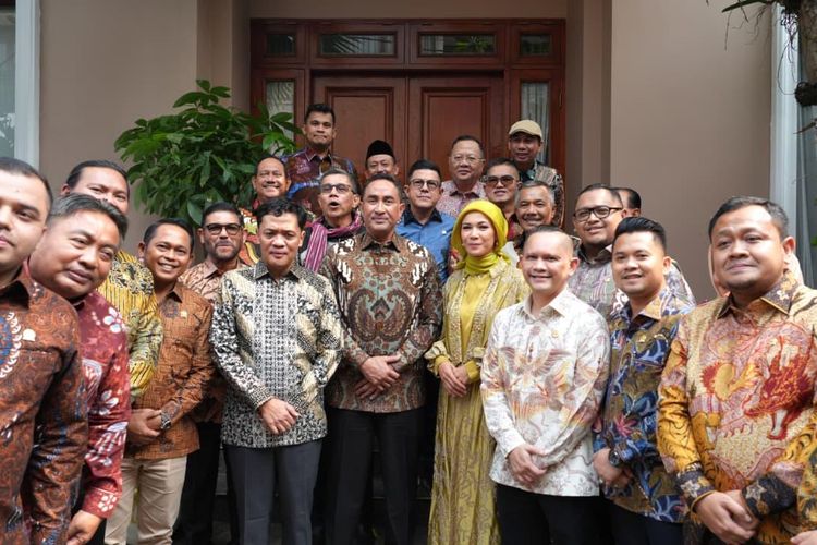 Komisi III DPR Kunjungi Kediaman Kapolri Suyudi, Habiburokhman: Ini Tradisi