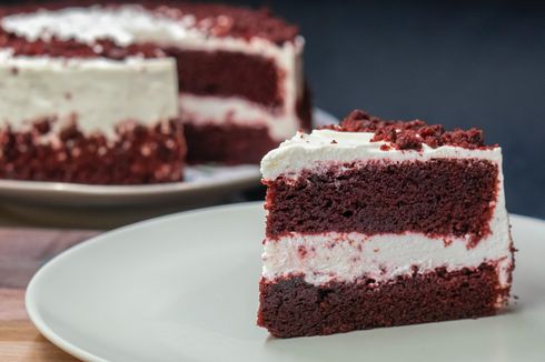 6 Cara Membuat Kue Red Velvet agar Ringan dan Lapisan Krim Tidak Leleh