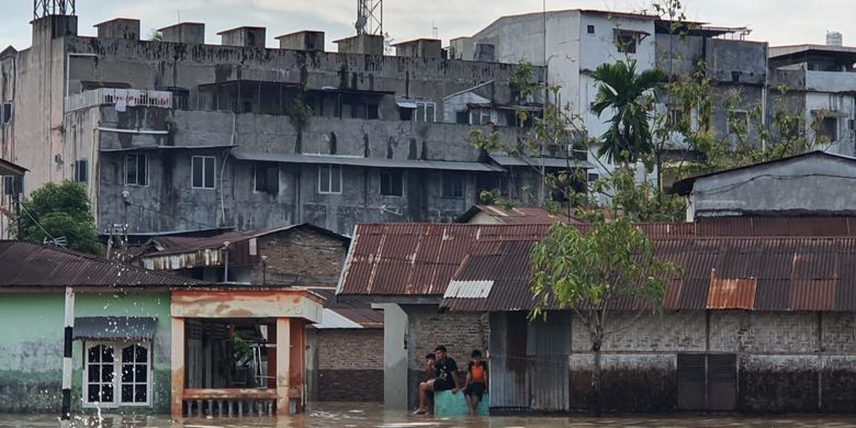 Berita Harian Ribuan-rumah-terendam-banjir-di-kota-medan Terbaru Hari ...