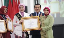 Bunda PAUD Jabar Atalia Kamil Raih Penghargaan Wiyata Dharma Madya dari Kemendikbud Ristek