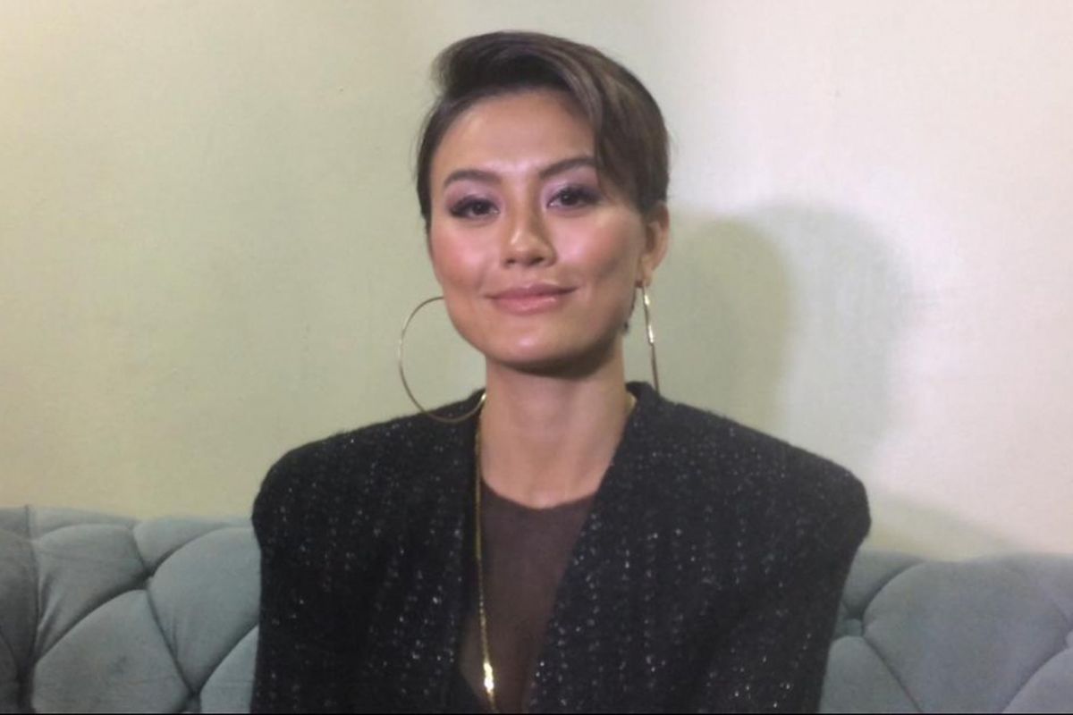 Penyanyi Agnez Mo saat ditemui usai tampil di acara ulang tahun salah satu televisi swasta di JCC, Senayan, Jakarta Pusat, Jumat (11/1/2019).