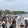 Cari Tempat Wisata Lain, Pantai Anyer Sudah Penuh Sesak Pengunjung 
