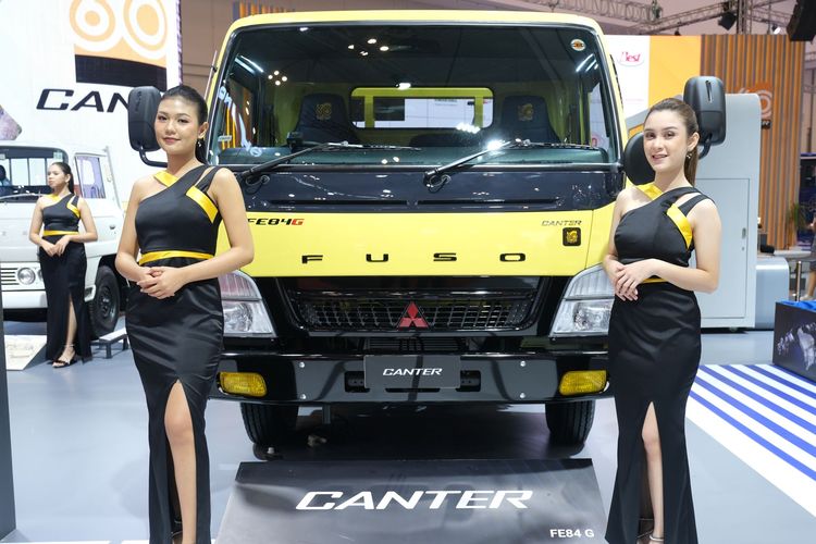  Fuso Canter 60th Years Special Editon