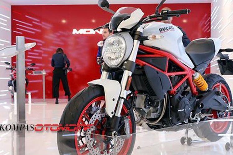 Ducati Monster 797 di EICMA, Milan.