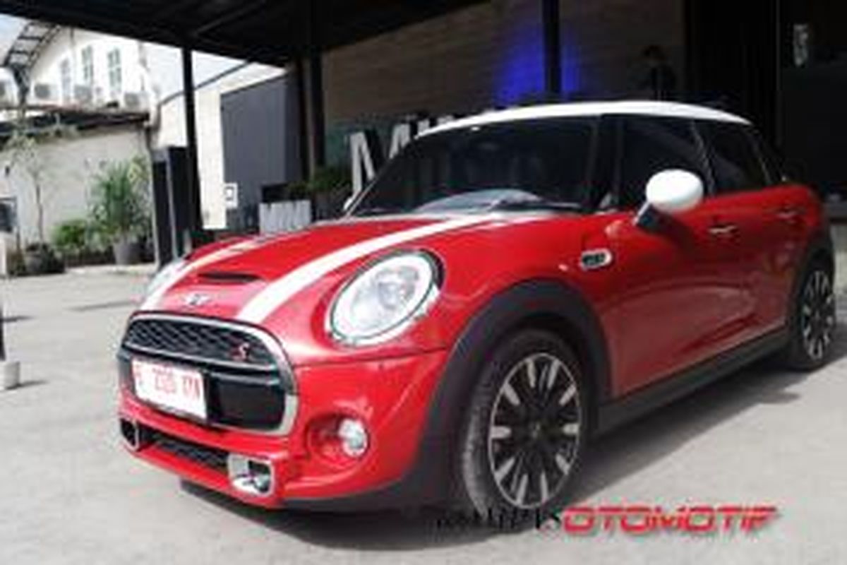 MINI 5-pintu Cooper S.