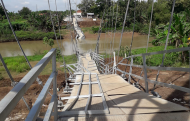 ambrolnya jembatan di Desa Pandawan