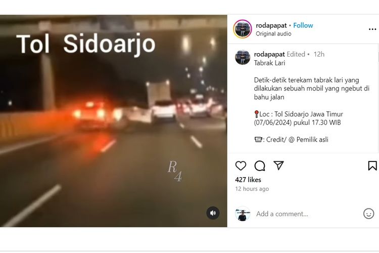 Sebuah mobil mengalami kecelakaan karena menyalip lewat bahu jalan di Tol Sidoarjo (7/6/2024).