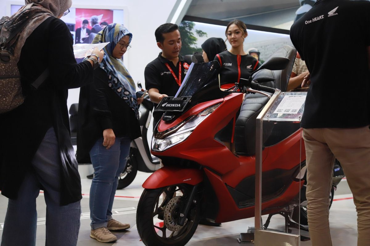 Honda PCX 160 di Booth Honda yang pada ajang GIIAS 2023