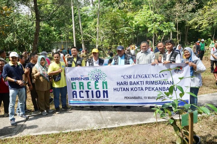 BRINS melaksanakan kegiatan CSR di Hutan Kota Pekanbaru.