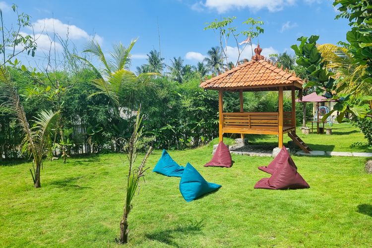 Taman dengan Bean Bag di Sibu Resto Yogyakarta