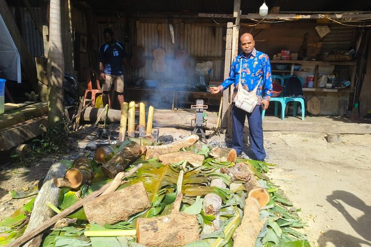 Serunya Papuan Food Festival: Tiket Pakai Umbi, Ada Kuliner Ulat Sagu hingga Bakar Batu