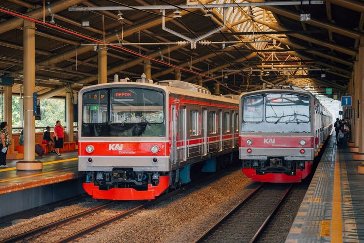 KRL Tertemper Warga di Pasar Minggu, Perjalanan Commuter Line Bogor-Jakarta Terganggu