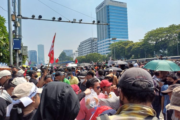 Suasana demo penolakan revisi UU Pilkada di depan Gedung DPR, Jakarta Pusat, Kamis (22/8/2024).