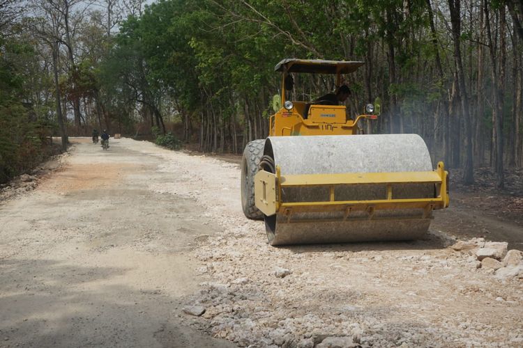 Pembangunan ruas jalan Randublatung-Getas ditargetkan akan rampung pada akhir Desember 2023.