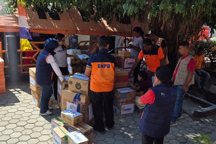 HUT RI ke-81, Askrindo Beri Bantuan Korban Gempa Bumi di Flores