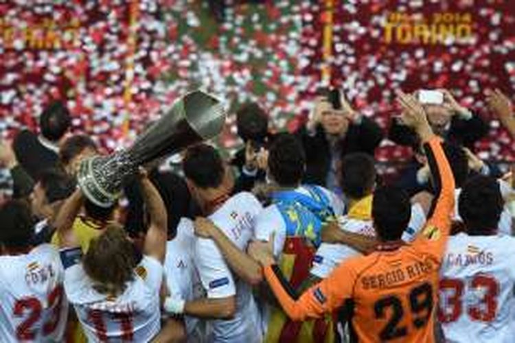 Sevilla menjuarai Liga Europa 2014 setelah mengalahkan Benfca pada partai final di Juventus Stadium, 14 Mei 2014.