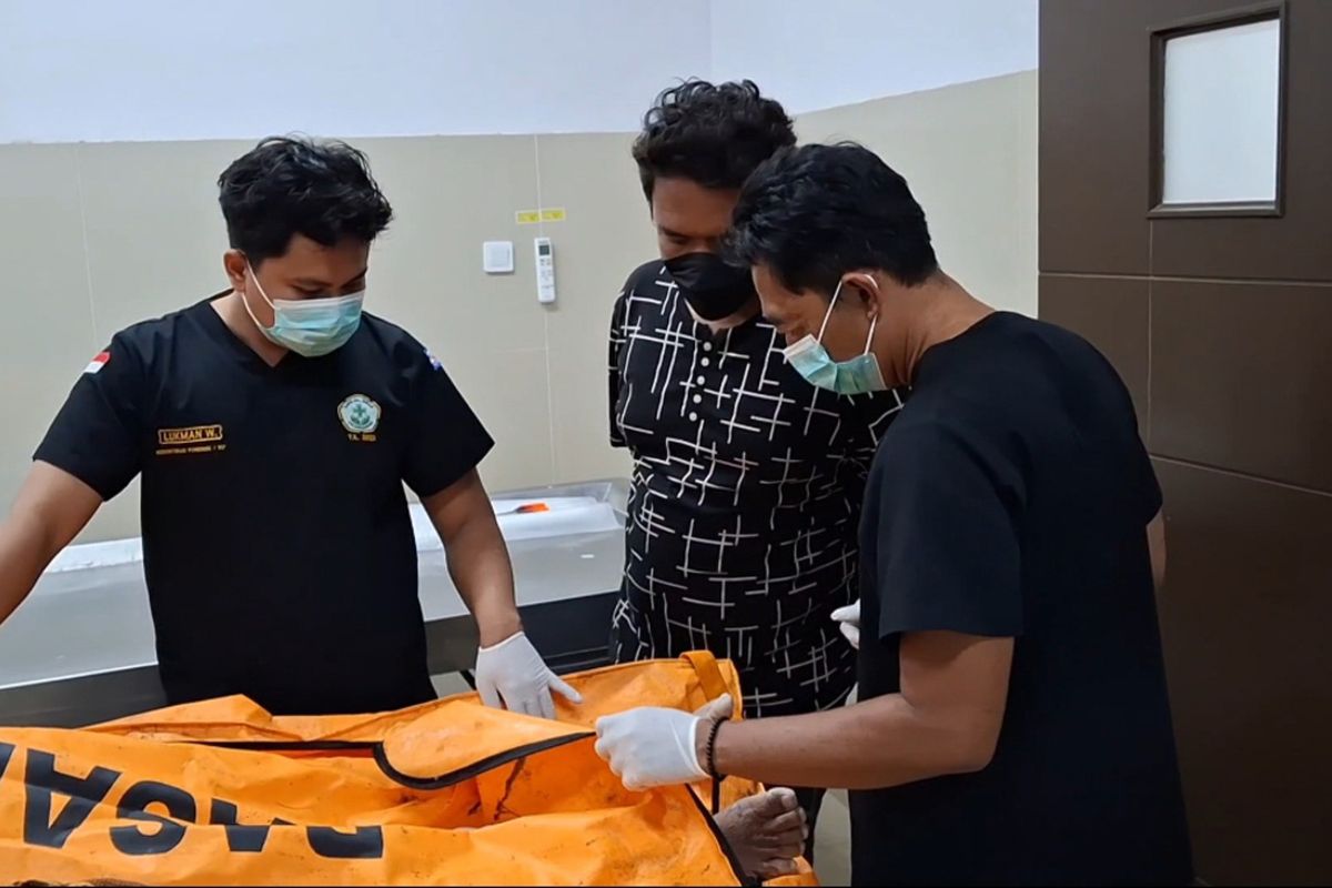 #---Jenazah korban dilakukan identifikasi di ruang Instalasi kedokteran forensik RSUD dr. Iskak Tulungagung Jawa Timur, Rabu (19/02/2025)---#