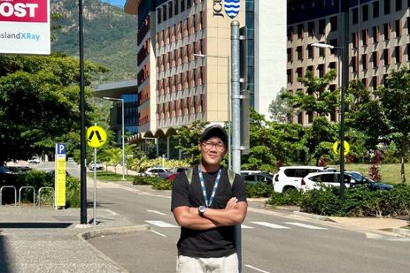 Berkat Nonton “Finding Nemo”, Pemuda asal Papua Ini Lanjutkan Studi Marine Biology di JCU Australia