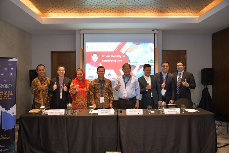 Wali Kota Semarang Hevearita Gunaryanti Rahayu memaparkan tahapan smart city kepada pejabat pemerintah dari negara Perserikatan Bangsa-Bangsa Asia Tenggara (Asean) dalam acara Council of Asian Liberals and Democrata (CALD) forum di Ascott Hotel Sudirman Jakarta, Jumat (14/7). 
