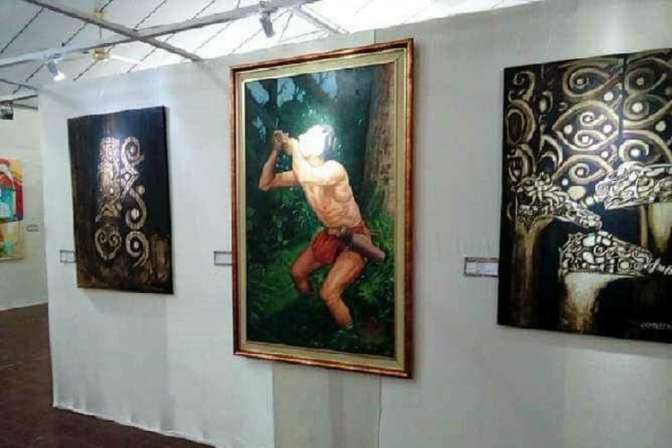 Karya para perupa Kalbar yang dipamerkan dalam Pontianak Art Exhibition 2017 yang diselenggarakan di komplek Museum Kalbar bulan Juli 2017.
