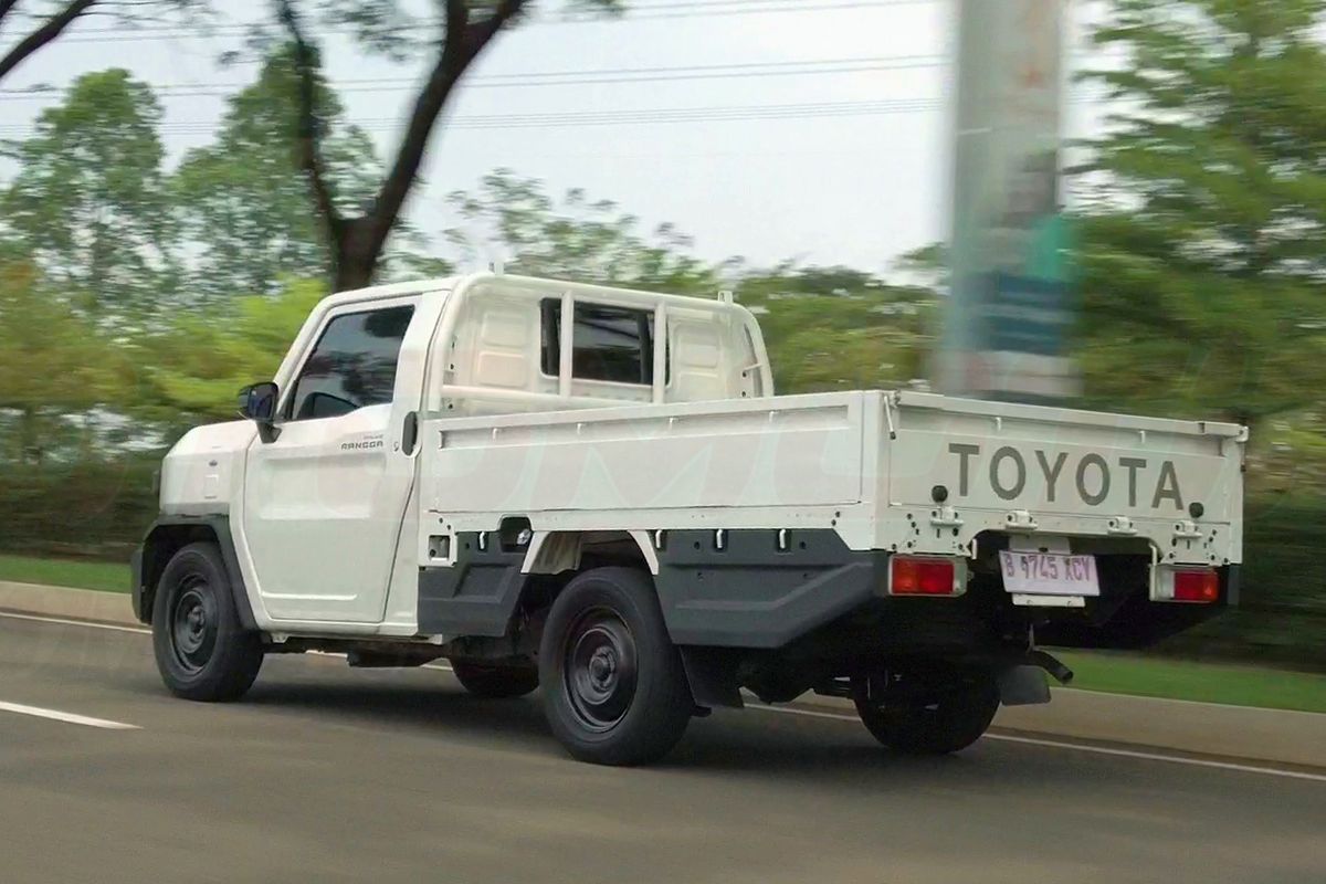Test Drive Toyota Hilux Rangga