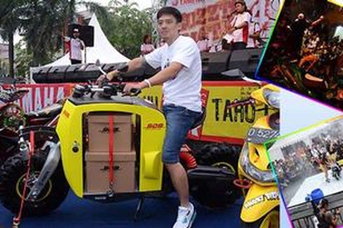 Sang juara, Santo Gunawan dengan motor kargo. Insert: Bondan menghibur penonton dan atraksi dari wanita